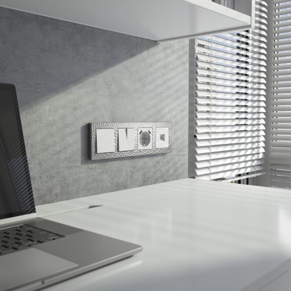 Рамка из поликарбоната на 4 поста Hammer серебряный W0042406 Рамка из поликарбоната на 4 поста Hammer серебряный W0042406