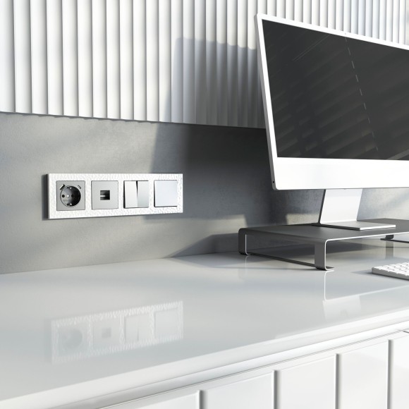 Рамка из поликарбоната на 4 поста Hammer белый W0042401