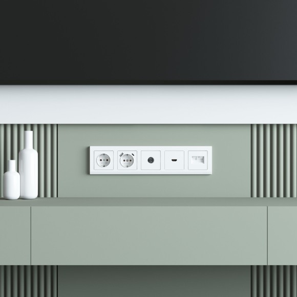 Рамка из поликарбоната на 5 постов Stark белый W0051801