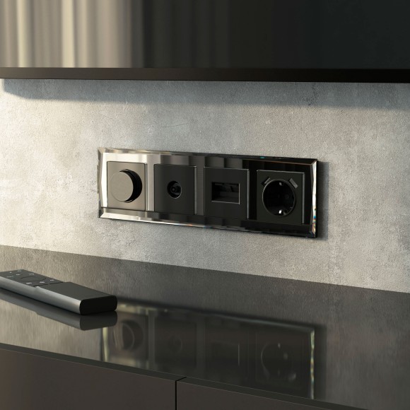 Рамка из стекла на 4 поста Diamant черный W0041208 Рамка из стекла на 4 поста Diamant черный W0041208