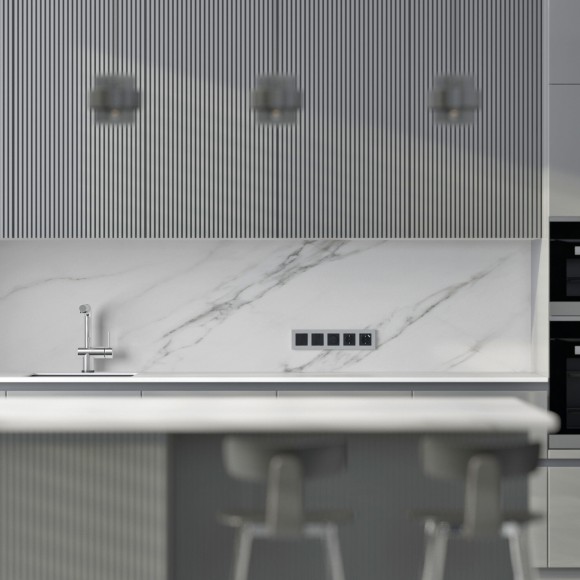 Рамка из поликарбоната на 5 постов Slab серебро софт W0052965 Рамка из поликарбоната на 5 постов Slab серебро софт W0052965