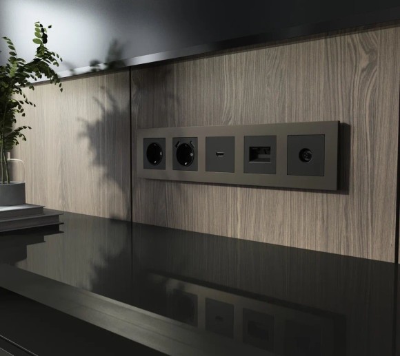 Рамка из поликарбоната на 5 постов Slab бронза софт W0052963