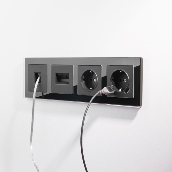 Рамка из стекла на 4 поста Favorit черный W0041108