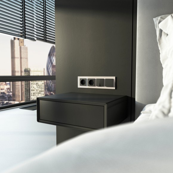 Рамка из стекла на 4 поста Favorit дымчатый W0041117