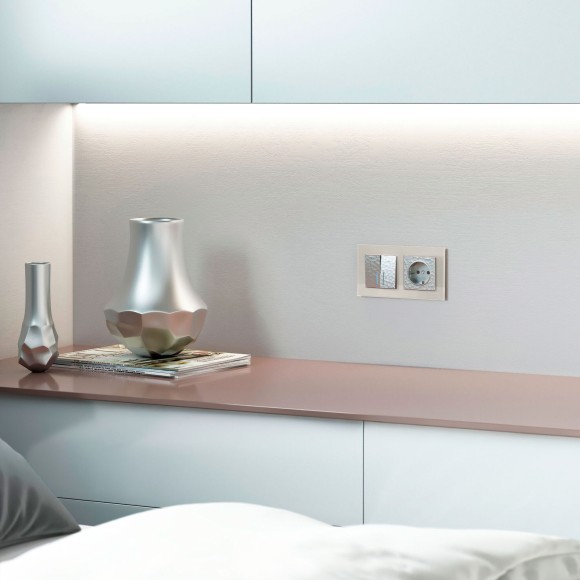 Выключатель двухклавишный проходной с подсветкой (Hammaer серебряный) W1222106