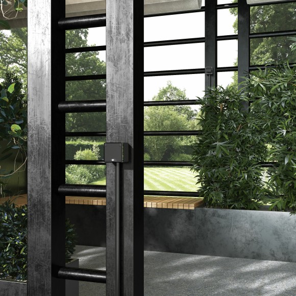 Розетка влагозащ. с зазем. с защит. крышкой и шторками Gallant черный/хром W5071235 Розетка влагозащ. с зазем. с защит. крышкой и шторками Gallant черный/хром W5071235