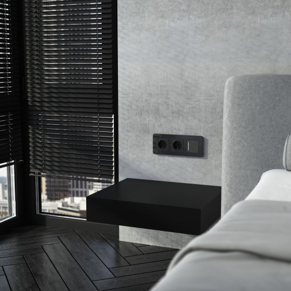 Розетка с заземлением и шторками (черный акрил) W1171148