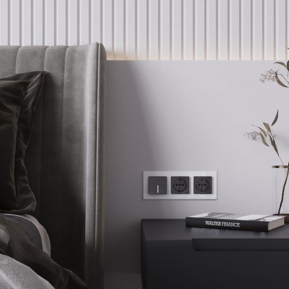 Розетка с заземлением (черный акрил) W1171048 Розетка с заземлением (черный акрил) W1171048