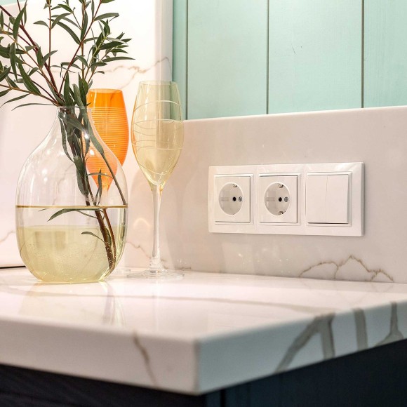 Выключатель двухклавишный (белый) W1120001 Выключатель двухклавишный (белый) W1120001