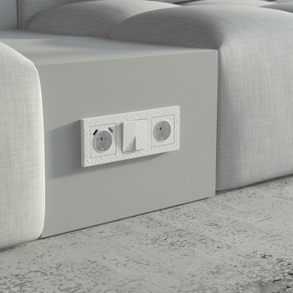 Рамка из поликарбоната на 3 поста Hammer белый W0032401