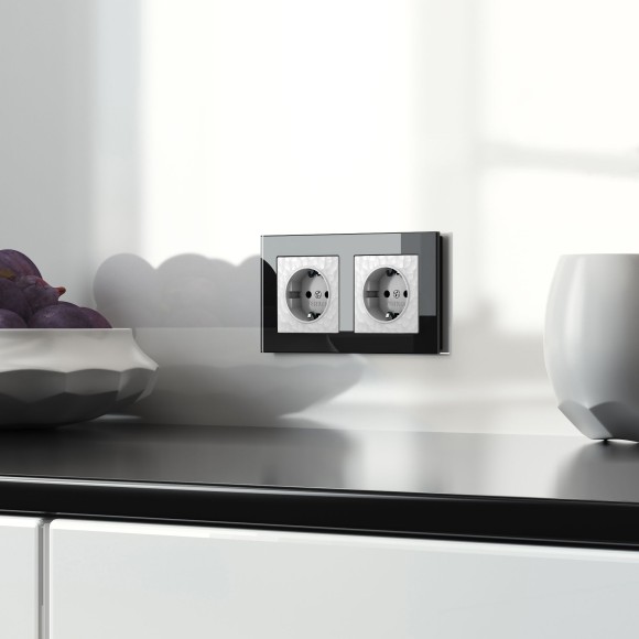 Розетка с заземлением (Hammer белый) W1271001