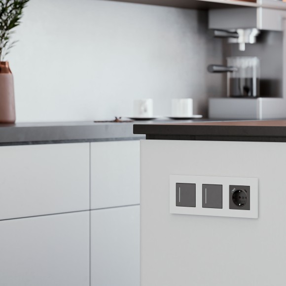 Рамка из поликарбоната на 3 поста Slab белый софт W0032961