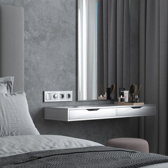 Рамка из металла на 4 поста Baguette белый/серебро W0042850