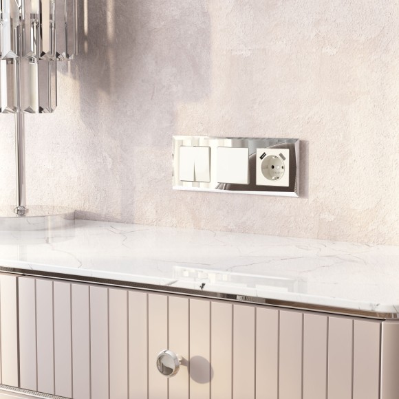 Рамка из стекла на 3 поста Diamant зеркальный W0031220