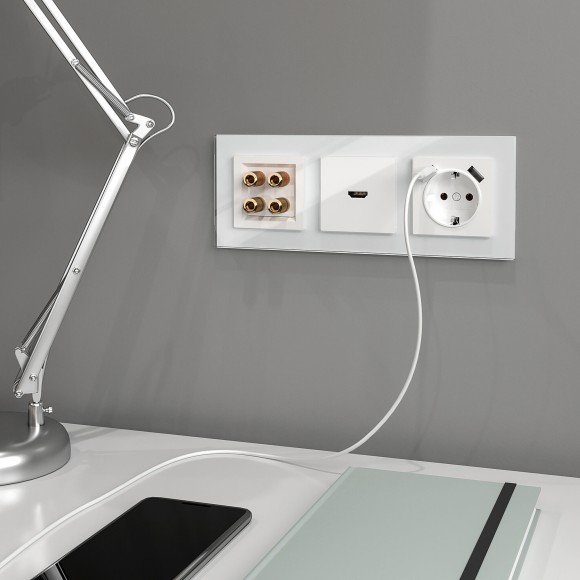 Розетка с заземлением, шторками и USBх2 (белая) W1171501 Розетка с заземлением, шторками и USBх2 (белая) W1171501