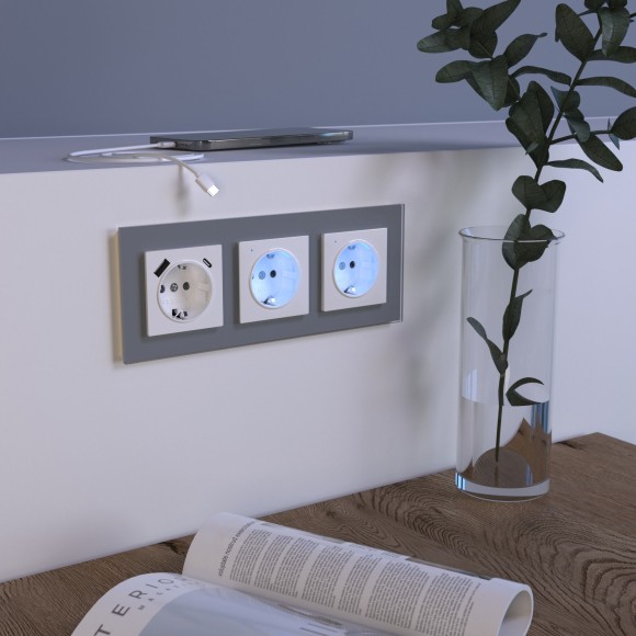 Рамка из стекла на 3 поста Favorit серый W0031115 Рамка из стекла на 3 поста Favorit серый W0031115