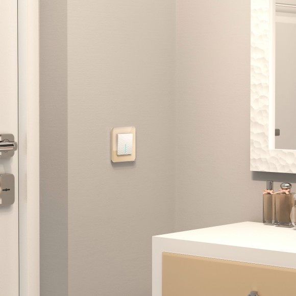 Выключатель одноклавишный проходной с подсветкой (Hammer белый) W1212101 Выключатель одноклавишный проходной с подсветкой (Hammer белый) W1212101