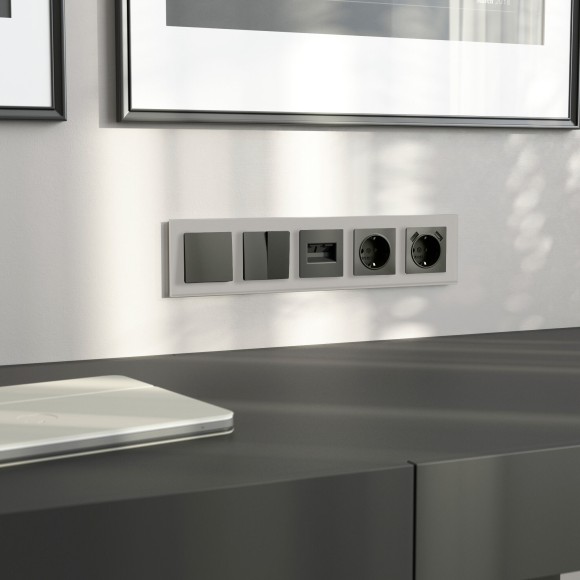 Рамка из стекла на 5 постов Senso дымчатый soft-touch W0053117