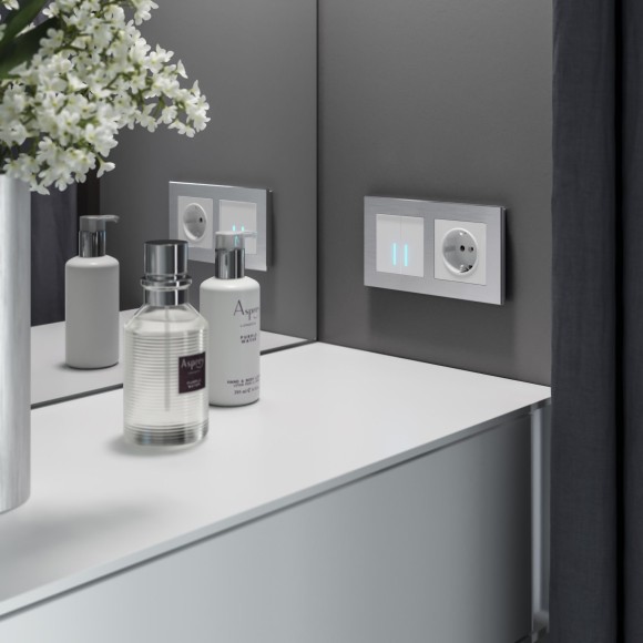 Рамка из металла на 2 поста Аluminium алюминий W0021706