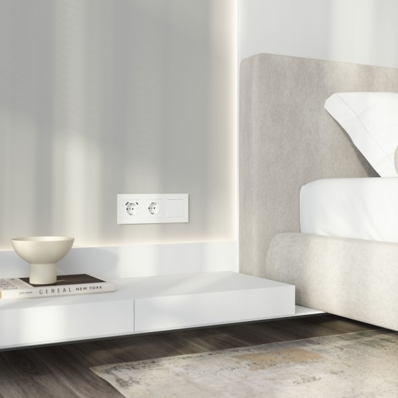 Рамка из поликарбоната на 3 поста Slab белый софт W0032961