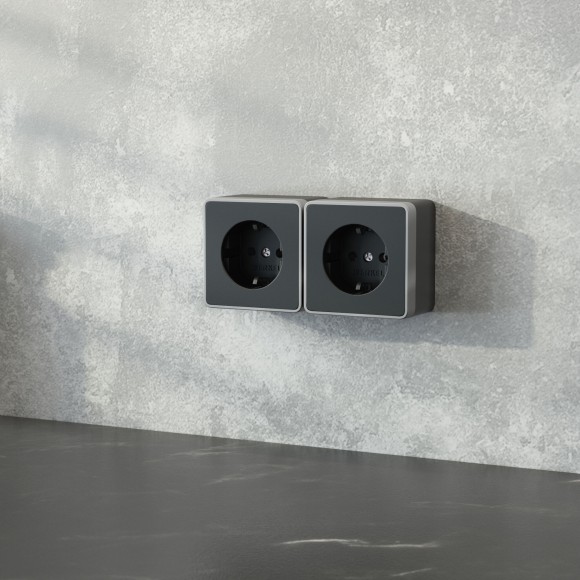 Розетка с заземлением и шторками Gallant черный с серебром W5071134 W5071134