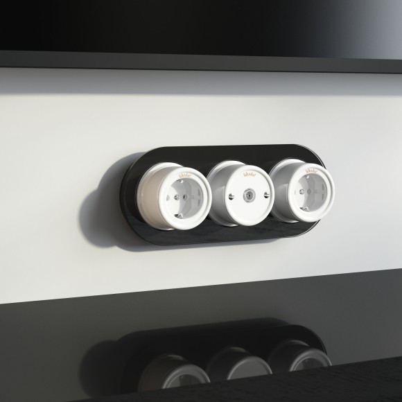 Розетка с заземлением белый ретро W5671001