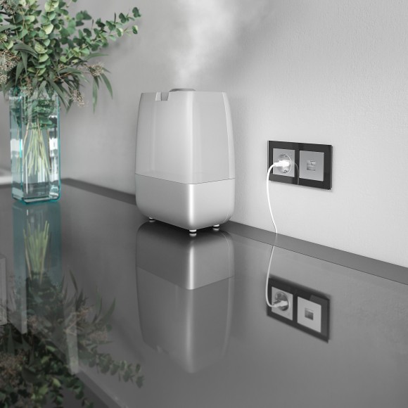 Умная встраиваемая розетка с заземлением с защитными шторками (серебряный) W1171606