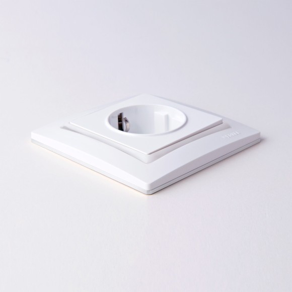 Рамка из поликарбоната на 1 пост Snabb Basic белый W0012001 Рамка из поликарбоната на 1 пост Snabb Basic белый W0012001