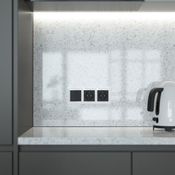 Рамка из поликарбоната на 3 поста Snabb Basic белый W0032001