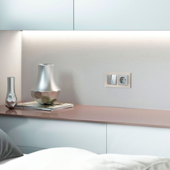 Выключатель двухклавишный с подсветкой (Hammaer серебряный) W1220106 Выключатель двухклавишный с подсветкой (Hammaer серебряный) W1220106