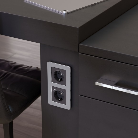 Рамка из металла на 2 поста Platinum алюминий W0022606 Рамка из металла на 2 поста Platinum алюминий W0022606