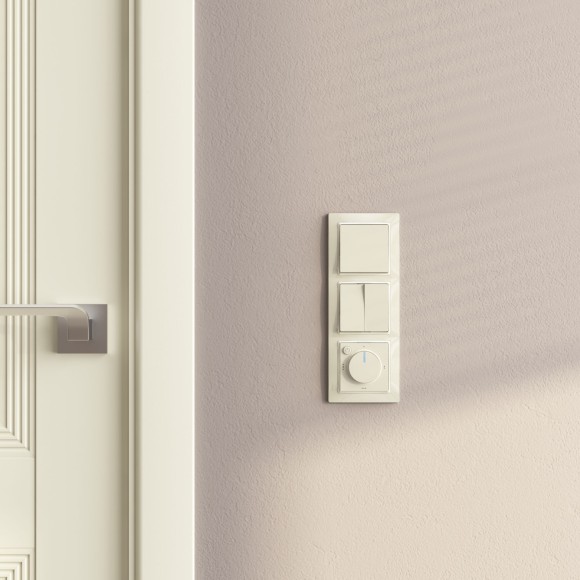 Рамка из поликарбоната на 3 поста Snabb Basic слоновая кость W0032003 Рамка из поликарбоната на 3 поста Snabb Basic слоновая кость W0032003