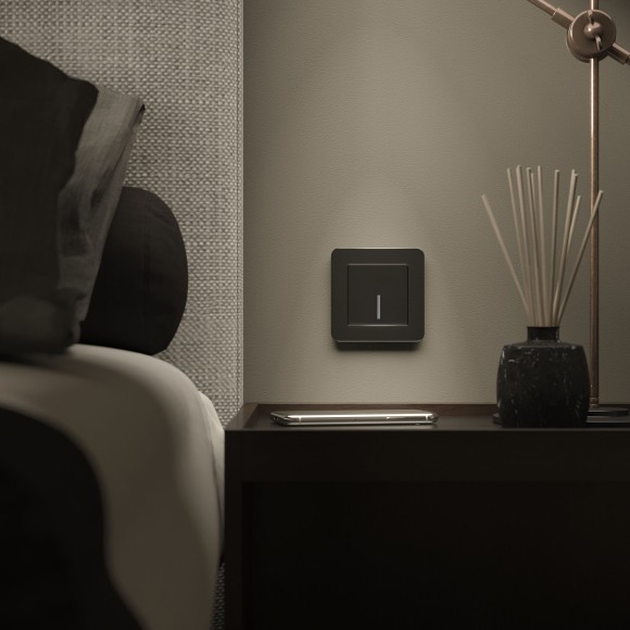 Рамка из металла на 1 пост Platinum черный алюминий W0012608 Рамка из металла на 1 пост Platinum черный алюминий W0012608