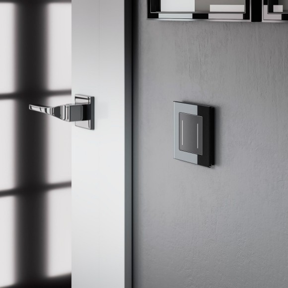 Рамка из стекла на 1 пост Favorit черный W0011108 Рамка из стекла на 1 пост Favorit черный W0011108