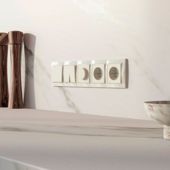 Рамка из поликарбоната на 5 постов Snabb Basic слоновая кость W0052003