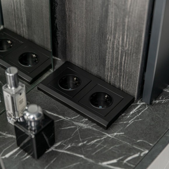 Рамка из поликарбоната на 2 поста Stark черный W0021808